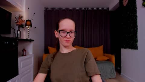 Sara online show from 03/07/25, 01:42