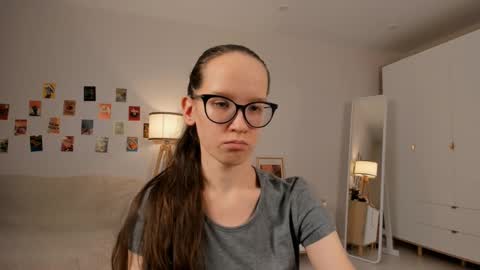 Sara online show from 03/09/25, 10:19