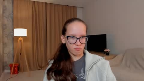 Sara online show from 09/13/25, 04:29