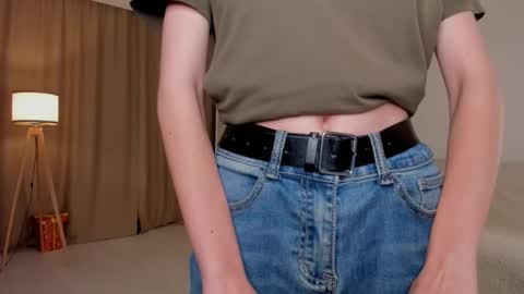 Sara online show from 10/01/25, 04:13