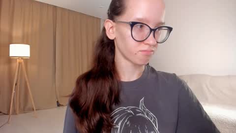 Sara online show from 10/17/25, 04:20