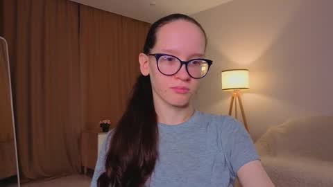 Sara online show from 12/17/25, 04:13