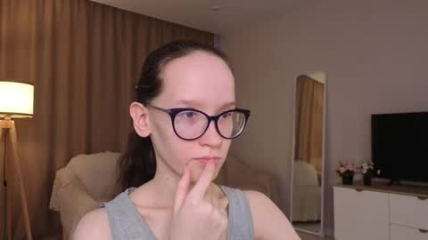Sara online show from 05/04/26, 04:25