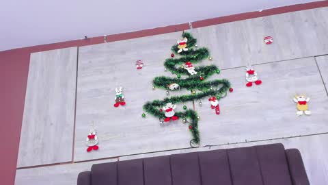 Snapshot of lynn_and_esteban chatting on 12/22/24, 10:38 Lynn jonnes online show from 12/22/24, 10:38