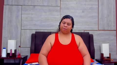 Snapshot of lynn_and_esteban chatting on 03/03/25, 12:15 Lynn jonnes online show from 03/03/25, 12:15