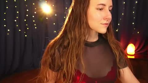 Snapshot of lynn_feline chatting on 03/11/25, 06:10 Lynn online show from 03/11/25, 06:10