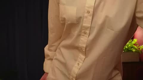 Snapshot of lynn_feline chatting on 10/07/25, 03:58 Lynn online show from 10/07/25, 03:58