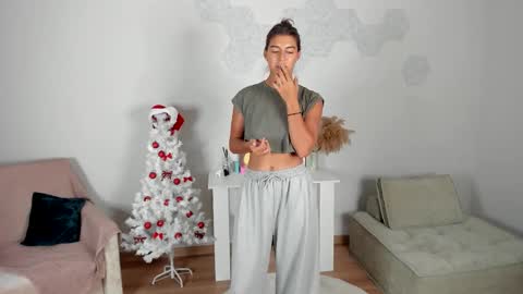  LYNN  online show from 12/20/25, 06:09