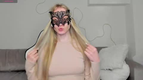 Snapshot of lynnadream_ chatting on 05/23/26, 01:55 lynnadream_ online show from 05/23/26, 01:55