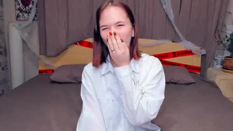 Cozy Lynns room online show from 11/21/25, 08:13