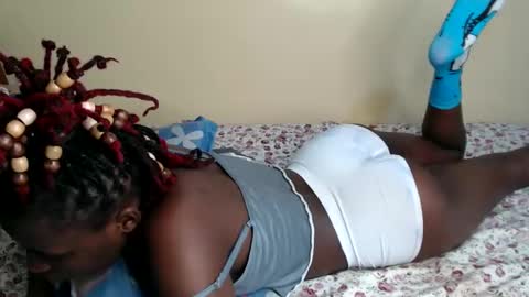 Snapshot of lynnesee chatting on 01/19/26, 07:34 lyenne online show from 01/19/26, 07:34