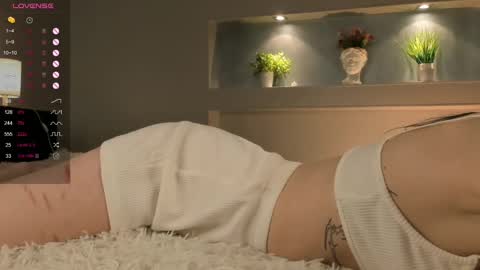 Lola online show from 03/09/25, 09:14