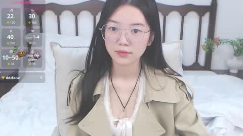 Snapshot of lynnjanice chatting on 11/14/25, 11:57 Lynn online show from 11/14/25, 11:57