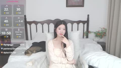 Lynn online show from 11/23/25, 09:36