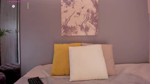 Snapshot of lynnsam_ chatting on 10/24/25, 11:23 lynnsam_ online show from 10/24/25, 11:23