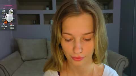 Snapshot of lynntiny chatting on 09/27/25, 06:02 Lynn online show from 09/27/25, 06:02