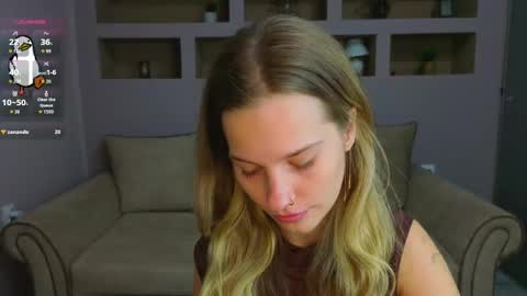 Snapshot of lynntiny chatting on 09/30/25, 06:02 Lynn online show from 09/30/25, 06:02