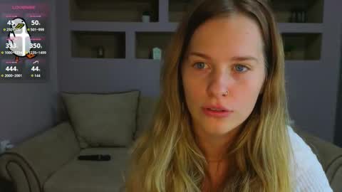 Snapshot of lynntiny chatting on 10/19/25, 05:24 Lynn online show from 10/19/25, 05:24