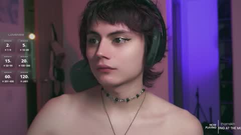 Snapshot of lyodass chatting on 10/25/25, 01:13 Lyodass online show from 10/25/25, 01:13