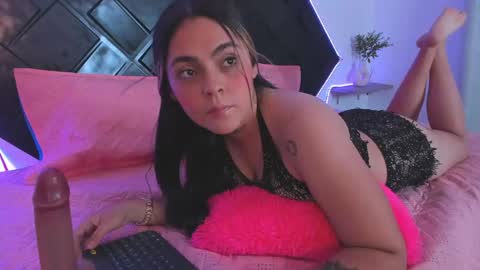 Lyra  online show from 03/23/26, 07:40