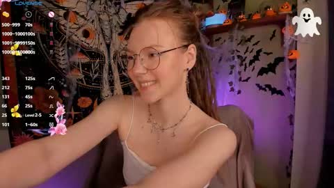 Lyra online show from 11/04/25, 12:10