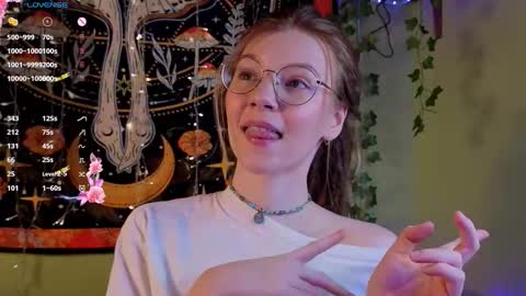 Lyra online show from 11/18/25, 12:05