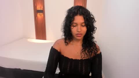 lyrafrost5 online show from 01/08/26, 08:44