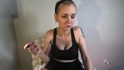 Lyra Greene online show from 01/06/26, 08:29