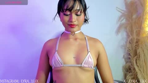 lyralux10 online show from 11/10/25, 12:09