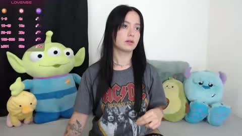 Snapshot of lyshana chatting on 02/23/25, 10:28 lyshana online show from 02/23/25, 10:28