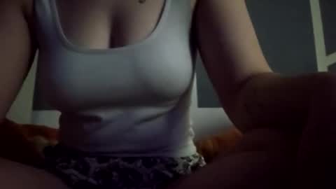 Snapshot of lyssacroft chatting on 12/22/25, 08:11 lyssacroft online show from 12/22/25, 08:11