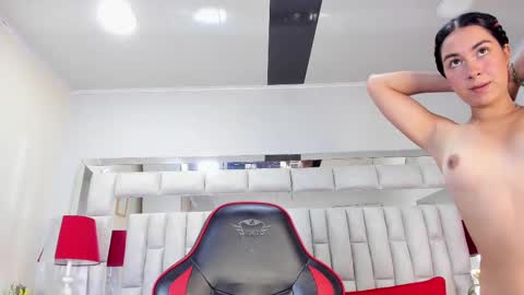 Snapshot of lyzzi_smith01 chatting on 09/24/25, 09:07 Lizzy smith online show from 09/24/25, 09:07