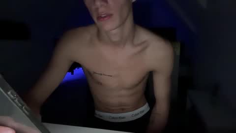 Snapshot of lz_britboy chatting on 02/04/25, 10:24 NEW Leo lz britboy online show from 02/04/25, 10:24