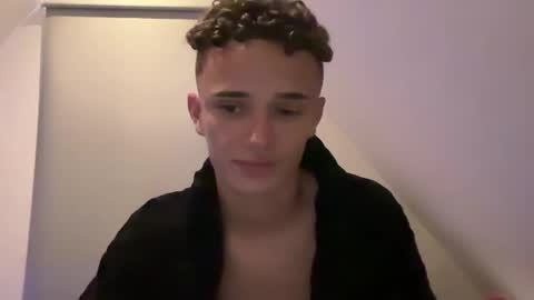 Snapshot of lz_britboy chatting on 03/05/25, 10:21 NEW Leo lz britboy online show from 03/05/25, 10:21