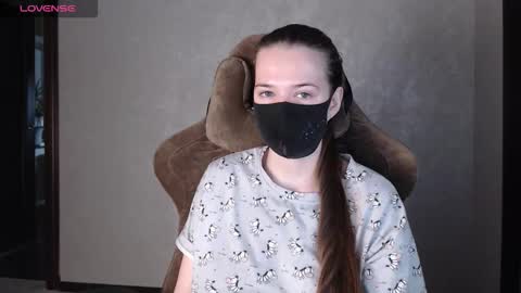 Snapshot of m00n8kiki chatting on 12/01/25, 06:07 Ksu online show from 12/01/25, 06:07