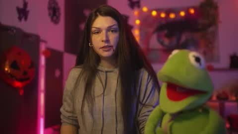 M1A  Dddy online show from 10/25/25, 08:14