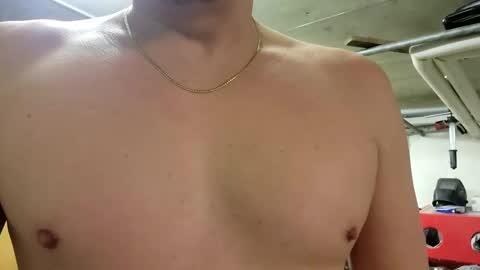 Snapshot of m1guele chatting on 01/07/25, 12:34 Fucklover online show from 01/07/25, 12:34