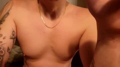 Snapshot of m1guele chatting on 01/16/25, 03:23 Fucklover online show from 01/16/25, 03:23