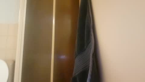 Snapshot of m1guele chatting on 01/16/25, 11:16 Fucklover online show from 01/16/25, 11:16