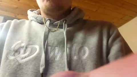 Snapshot of m1guele chatting on 03/08/25, 09:08 Fucklover online show from 03/08/25, 09:08