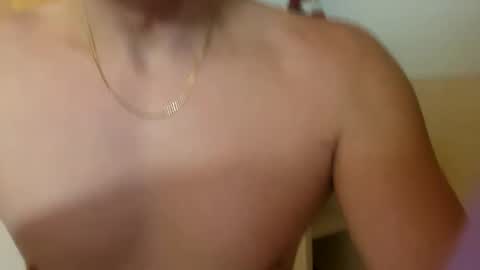 Snapshot of m1guele chatting on 03/10/25, 10:24 Fucklover online show from 03/10/25, 10:24