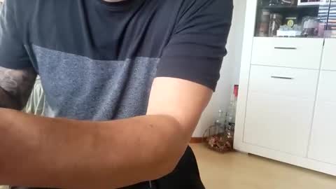 Snapshot of m1guele chatting on 10/16/25, 01:56 Fucklover online show from 10/16/25, 01:56