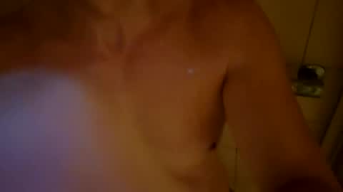 Snapshot of m1guele chatting on 10/26/25, 10:15 Fucklover online show from 10/26/25, 10:15