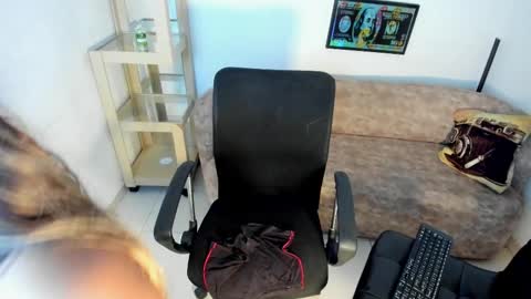 Mila online show from 03/07/25, 05:49