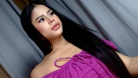 Snapshot of m4dis0nxxxx chatting on 12/20/25, 12:01 maddison online show from 12/20/25, 12:01