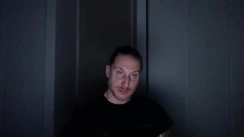 Snapshot of m4rduk81 chatting on 11/15/25, 03:04 m4rduk online show from 11/15/25, 03:04