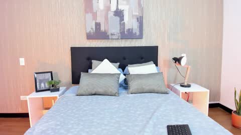 Snapshot of m_antonia chatting on 11/17/25, 01:50 Maria online show from 11/17/25, 01:50