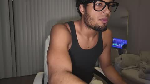 Snapshot of m_d_fl chatting on 02/04/26, 01:33 MD online show from 02/04/26, 01:33