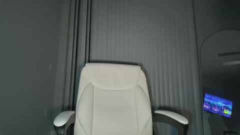 Snapshot of m_d_fl chatting on 02/16/26, 03:02 MD online show from 02/16/26, 03:02