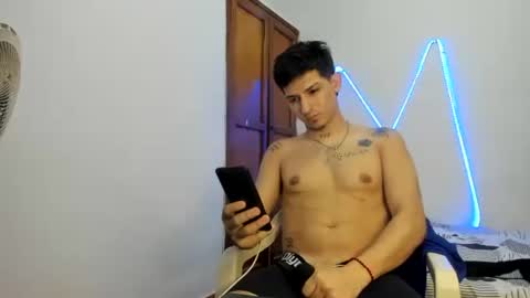 itgram pezlo josue online show from 11/11/25, 02:55